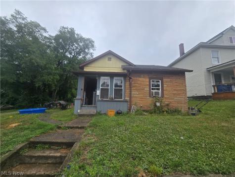 24 Maple Avenue SE Massillon OH 44646