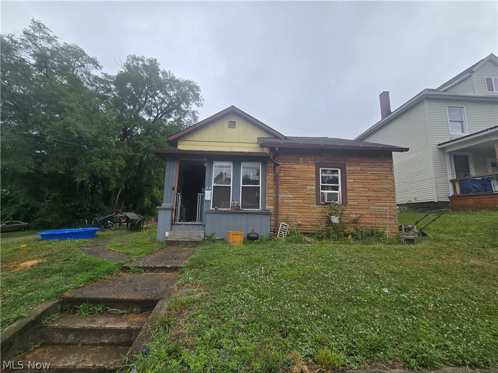 24 Maple Avenue SE Massillon OH 44646