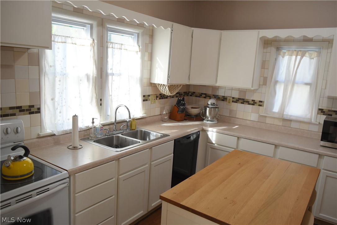 166 17th Street NW Barberton OH 44203