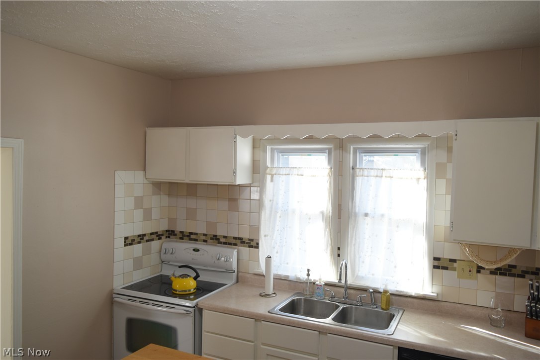 166 17th Street NW Barberton OH 44203