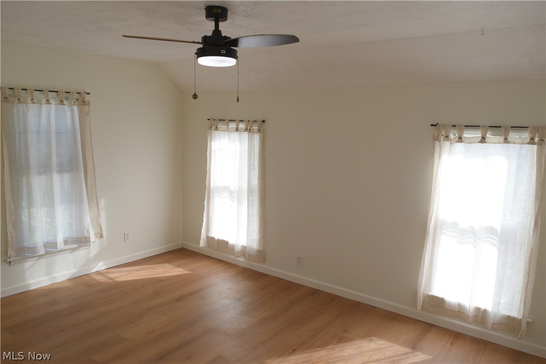 166 17th Street NW Barberton OH 44203