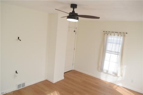 166 17th Street NW Barberton OH 44203