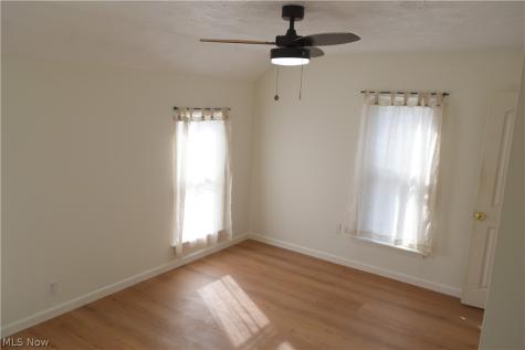166 17th Street NW Barberton OH 44203
