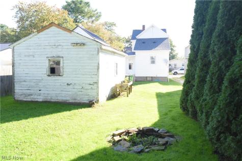 166 17th Street NW Barberton OH 44203