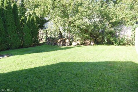 166 17th Street NW Barberton OH 44203