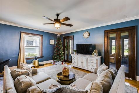 719 Robbins Avenue Niles OH 44446