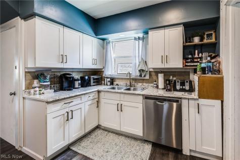 719 Robbins Avenue Niles OH 44446