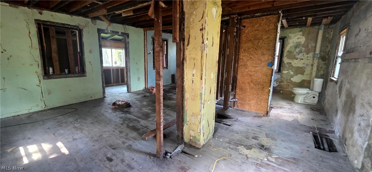 2554 Mountain View Avenue Lakemore OH 44250