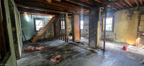 2554 Mountain View Avenue Lakemore OH 44250