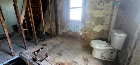 2554 Mountain View Avenue Lakemore OH 44250