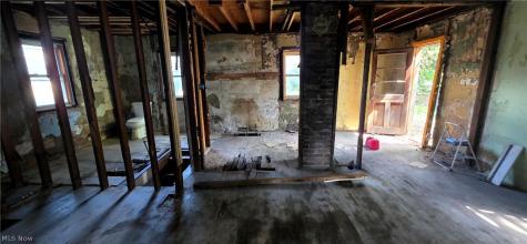 2554 Mountain View Avenue Lakemore OH 44250