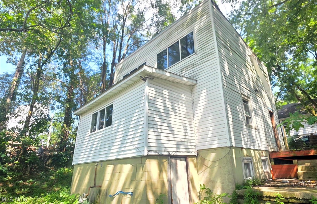 2554 Mountain View Avenue Lakemore OH 44250