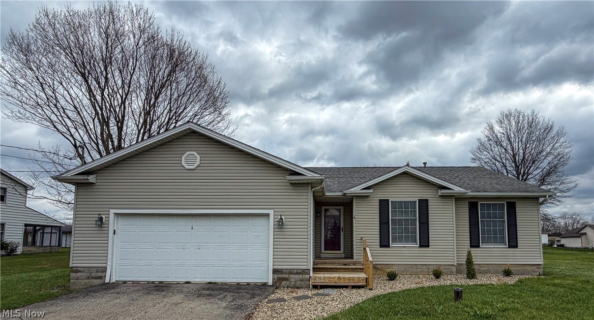 9825 Struthers Road New Middletown OH 44442