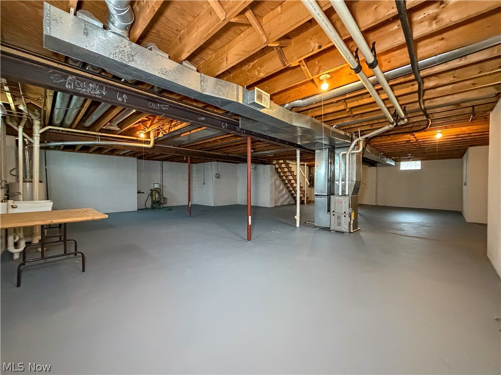 9825 Struthers Road New Middletown OH 44442