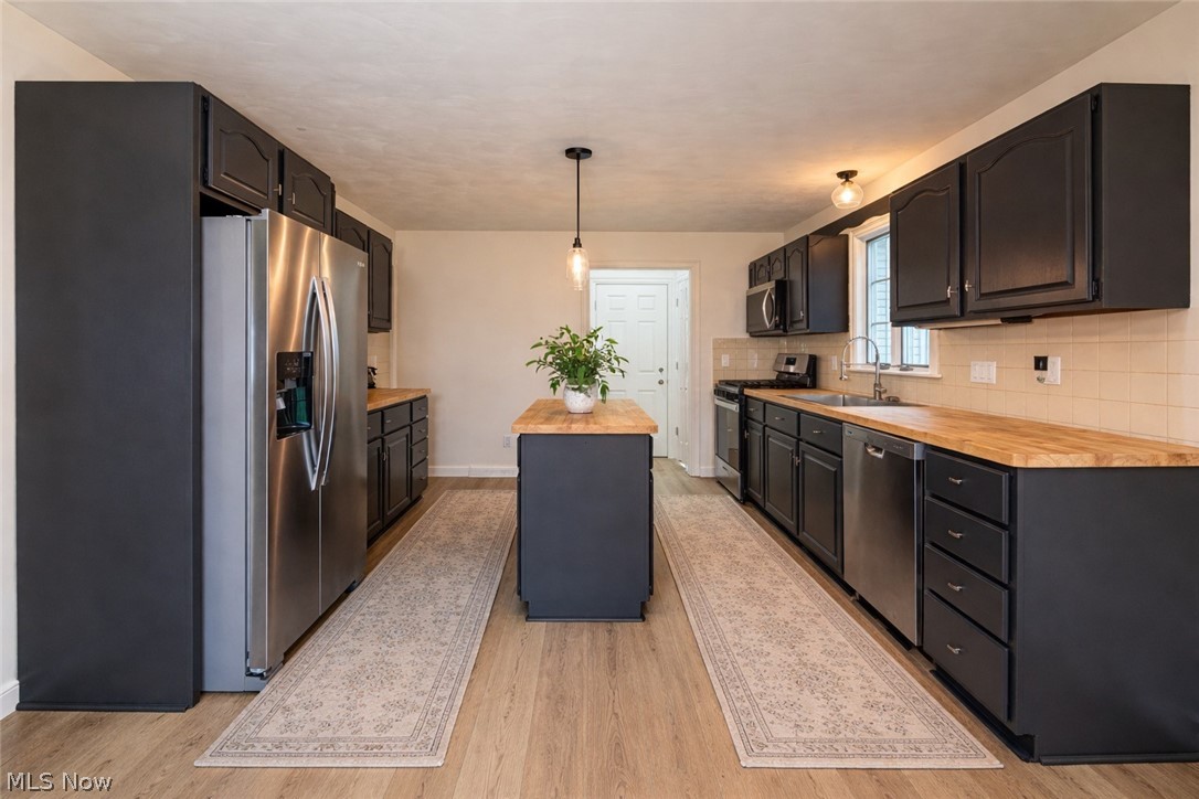 9825 Struthers Road New Middletown OH 44442