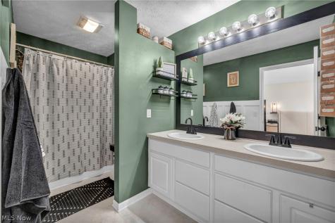 5265 Bringham Drive Brunswick Hills OH 44212