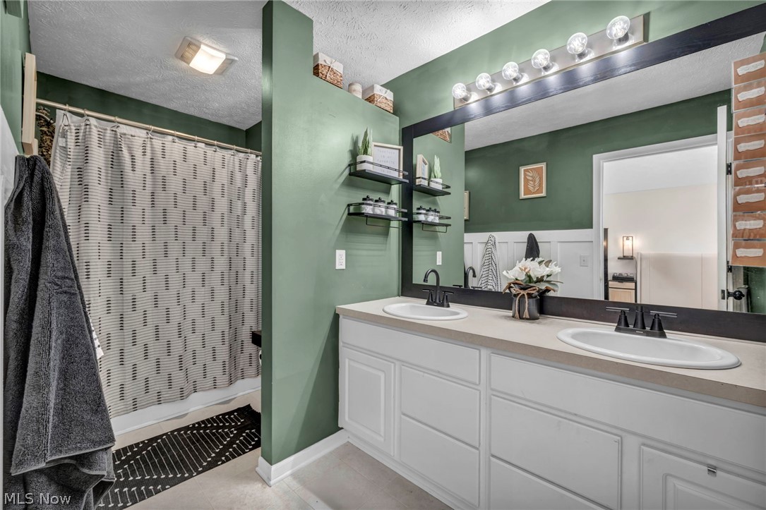5265 Bringham Drive Brunswick Hills OH 44212