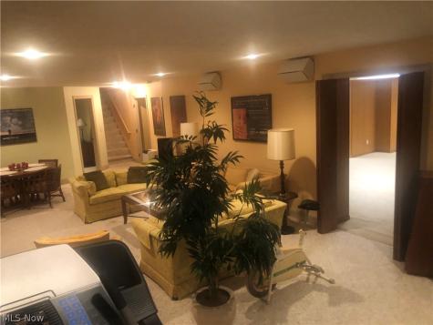 8135 Thackeray Court Broadview Heights OH 44147