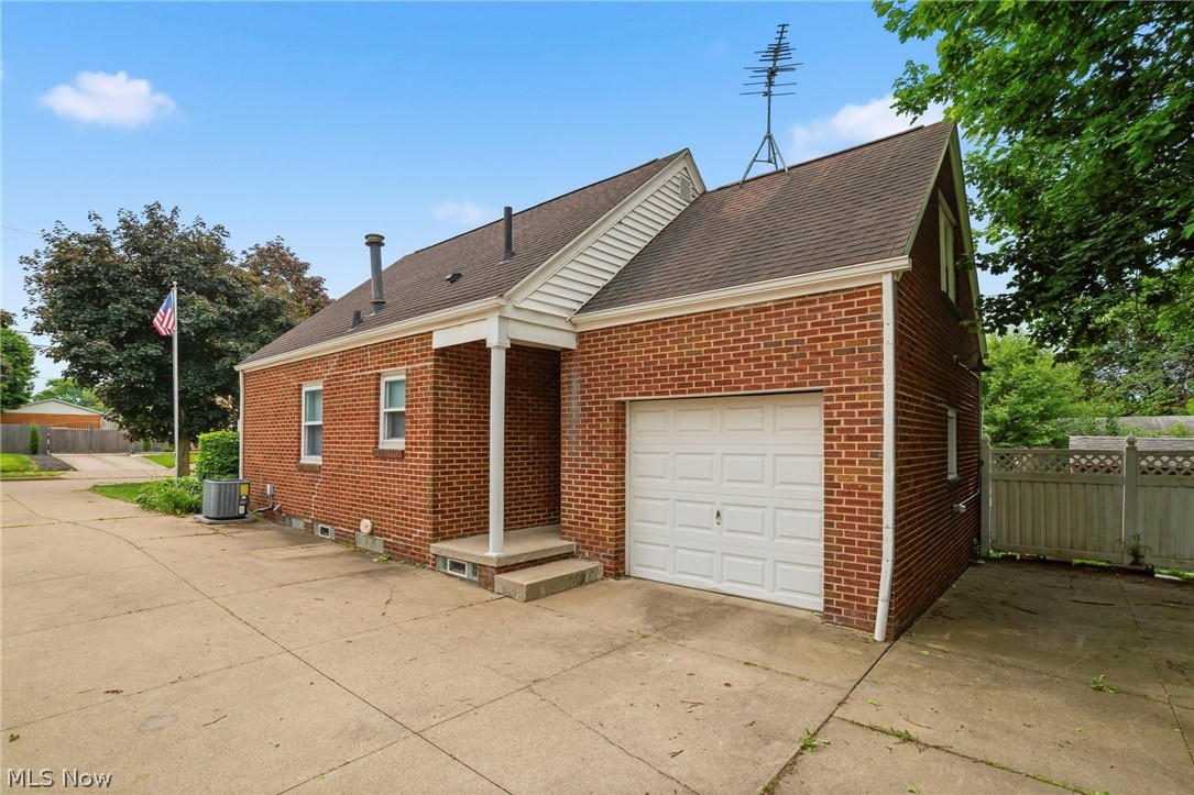 272 Schrop Avenue Akron OH 44312