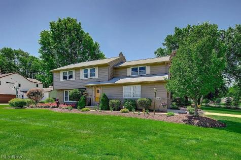 24580 Penshurst Drive Beachwood OH 44122