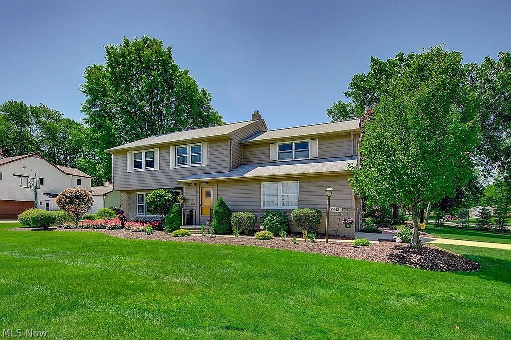 24580 Penshurst Drive Beachwood OH 44122