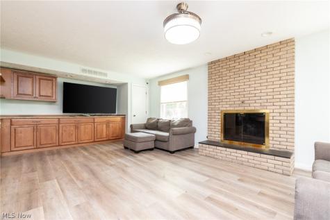 24580 Penshurst Drive Beachwood OH 44122