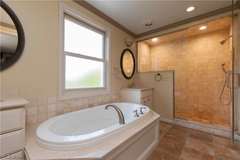 24580 Penshurst Drive Beachwood OH 44122