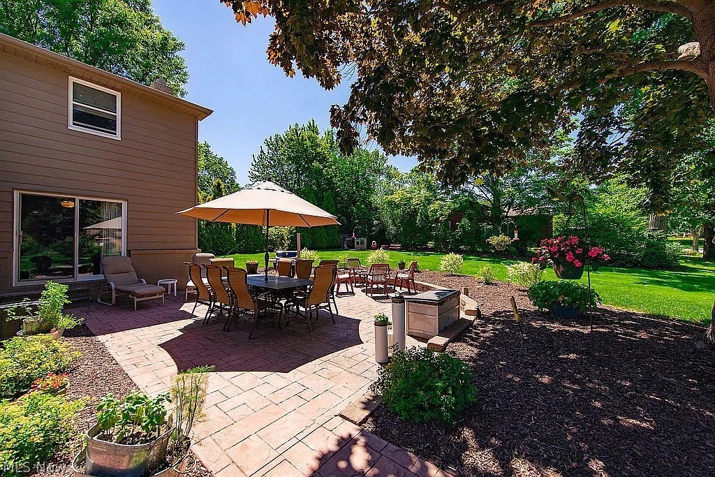 24580 Penshurst Drive Beachwood OH 44122
