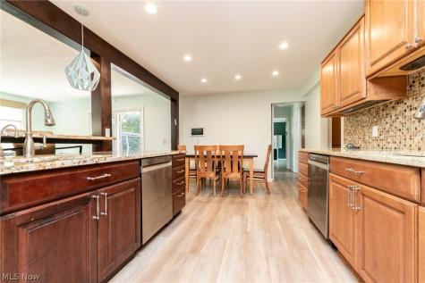 24580 Penshurst Drive Beachwood OH 44122