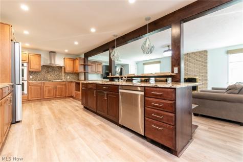 24580 Penshurst Drive Beachwood OH 44122