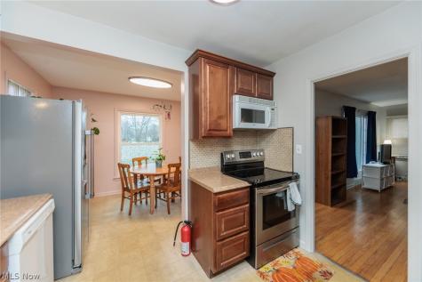 2071 Wrenford Road South Euclid OH 44121
