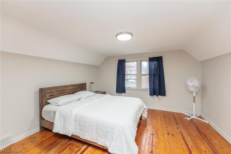 2071 Wrenford Road South Euclid OH 44121