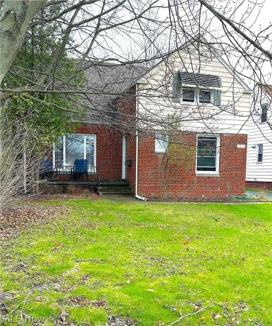 2071 Wrenford Road South Euclid OH 44121