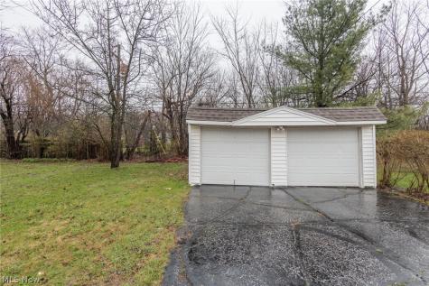 2071 Wrenford Road South Euclid OH 44121