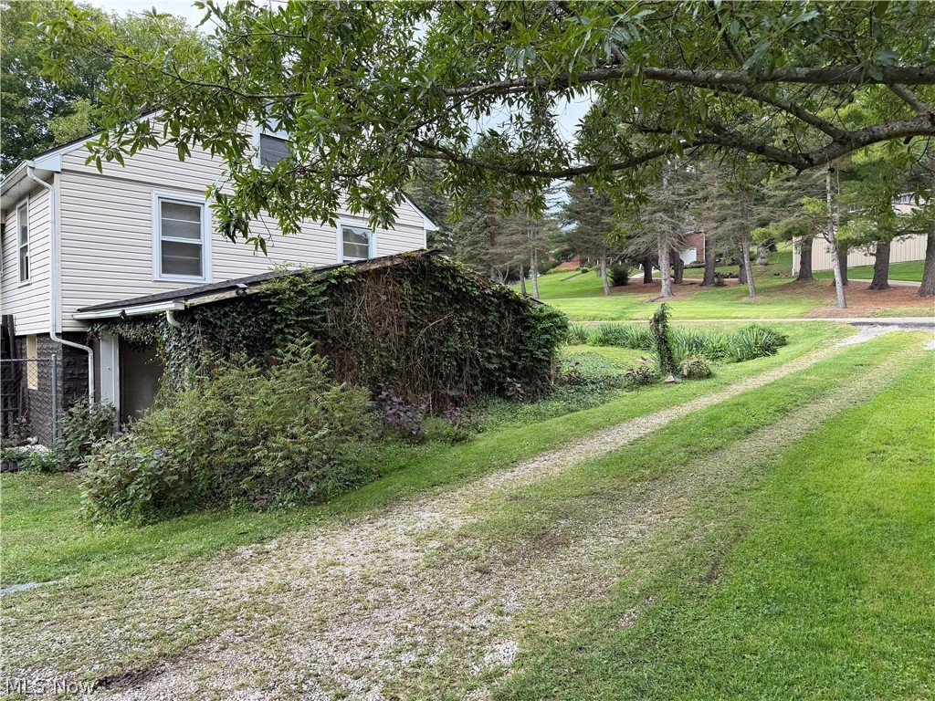 1898 Johnstown Road NE Dover OH 44622