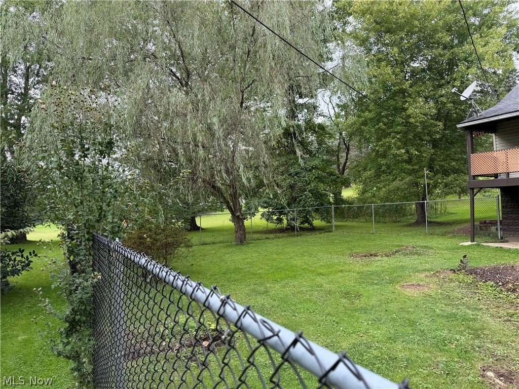 1898 Johnstown Road NE Dover OH 44622