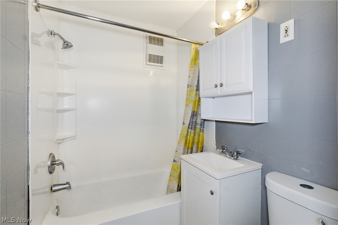 13120 Crennell Avenue Cleveland OH 44105