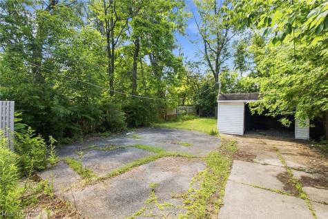 13120 Crennell Avenue Cleveland OH 44105