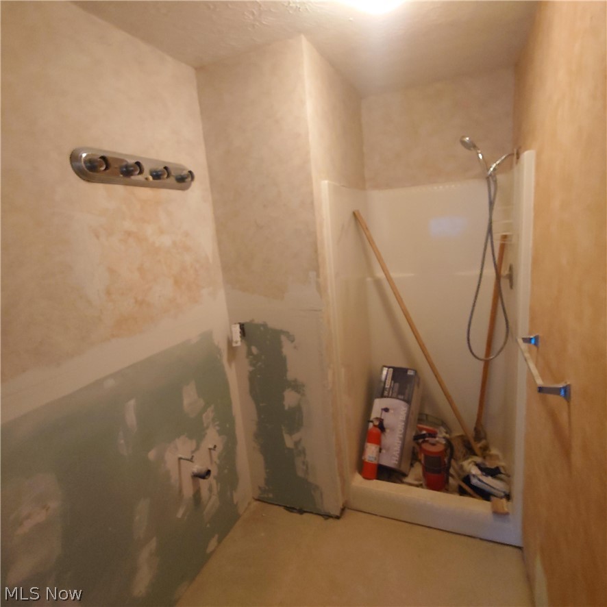6407 Woodmoor Avenue NW Canton OH 44718