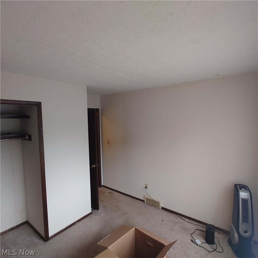 6407 Woodmoor Avenue NW Canton OH 44718
