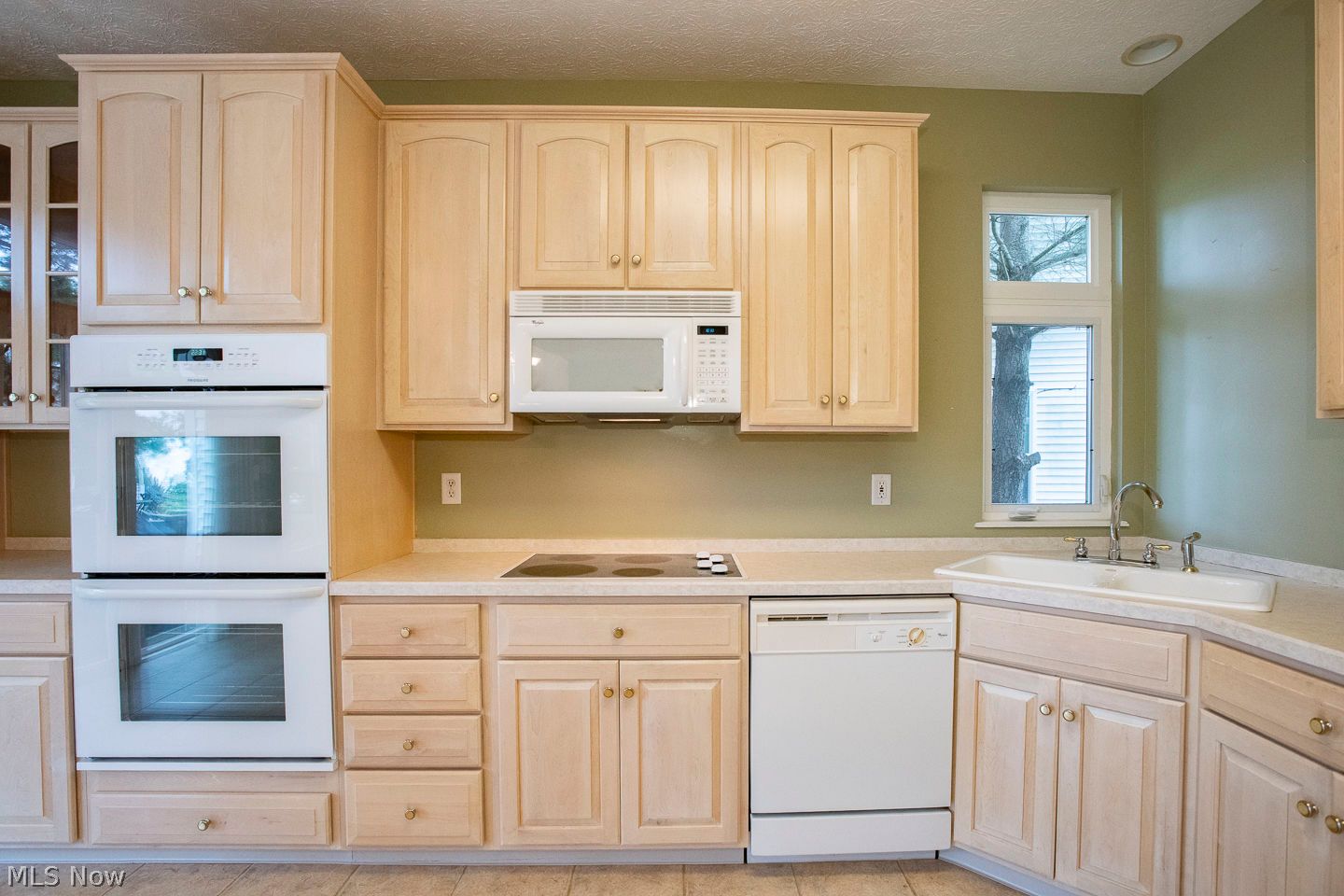 31776 Gardenside Drive Avon Lake OH 44012