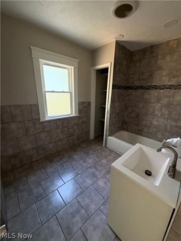 521 E 109th Street Cleveland OH 44108