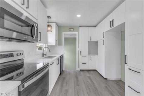 3332 North Avenue Parma OH 44134