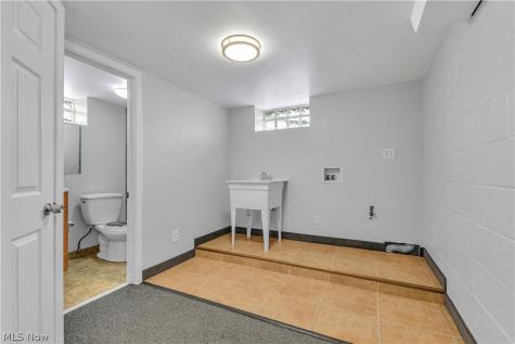 3332 North Avenue Parma OH 44134