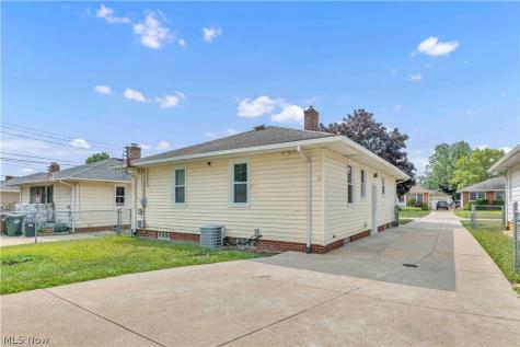 3332 North Avenue Parma OH 44134