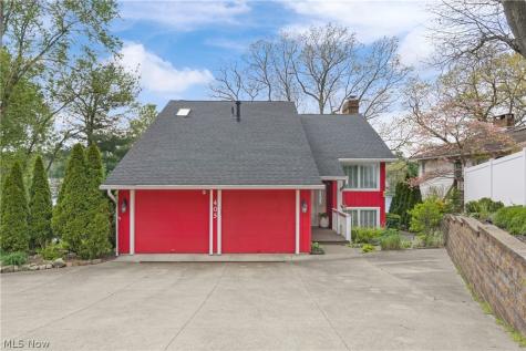405 Snow Avenue Coventry OH 44319