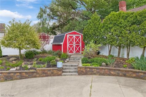 405 Snow Avenue Coventry OH 44319