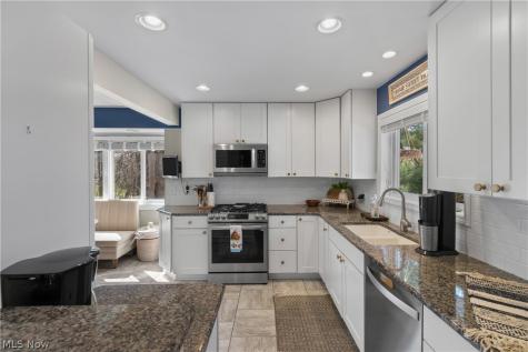 405 Snow Avenue Coventry OH 44319