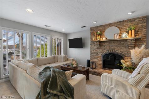 405 Snow Avenue Coventry OH 44319