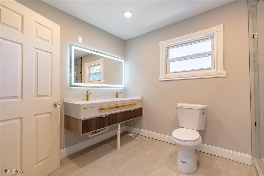 817 Raymond Street Akron OH 44307